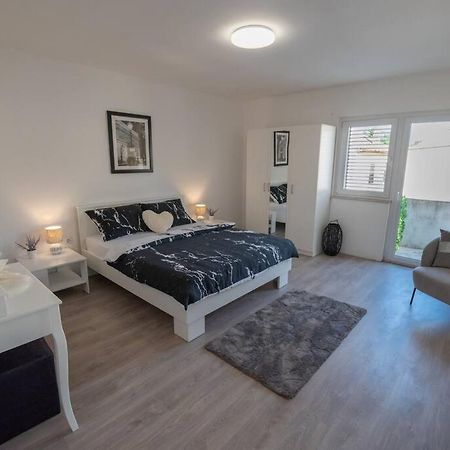 Appartamento Apartman Iva Zara Esterno foto