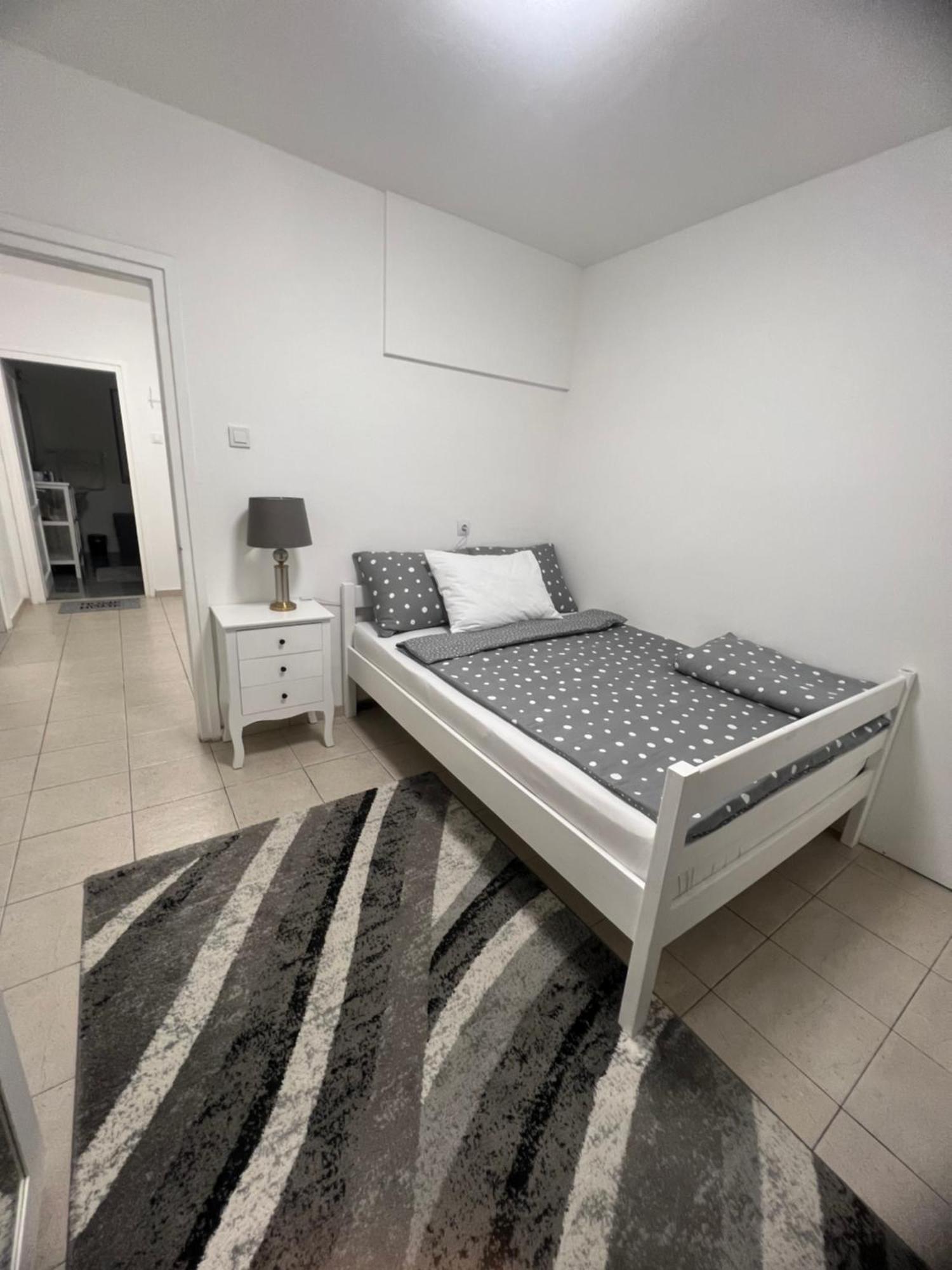 Appartamento Apartman Iva Zara Esterno foto