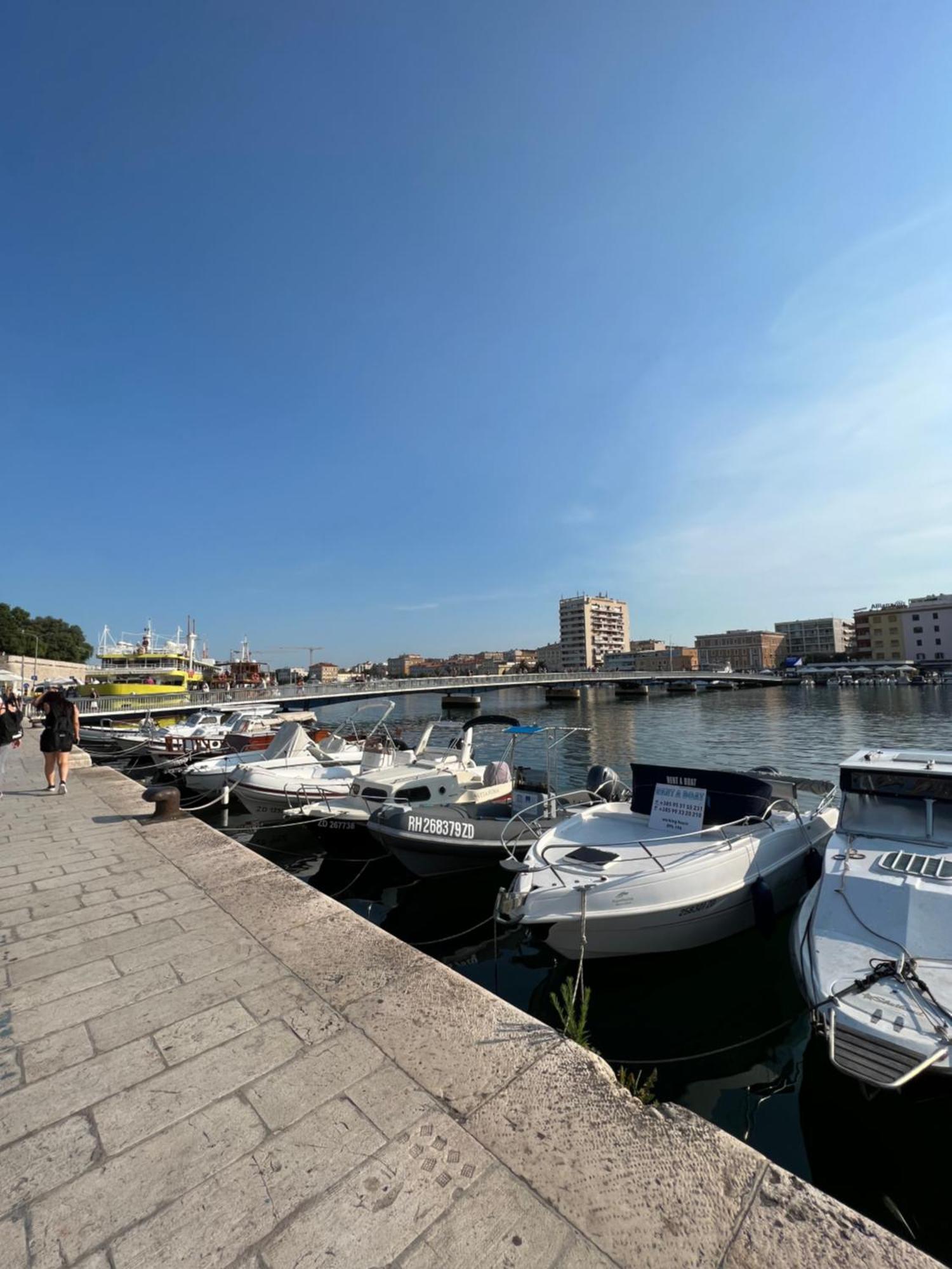 Appartamento Apartman Iva Zara Esterno foto