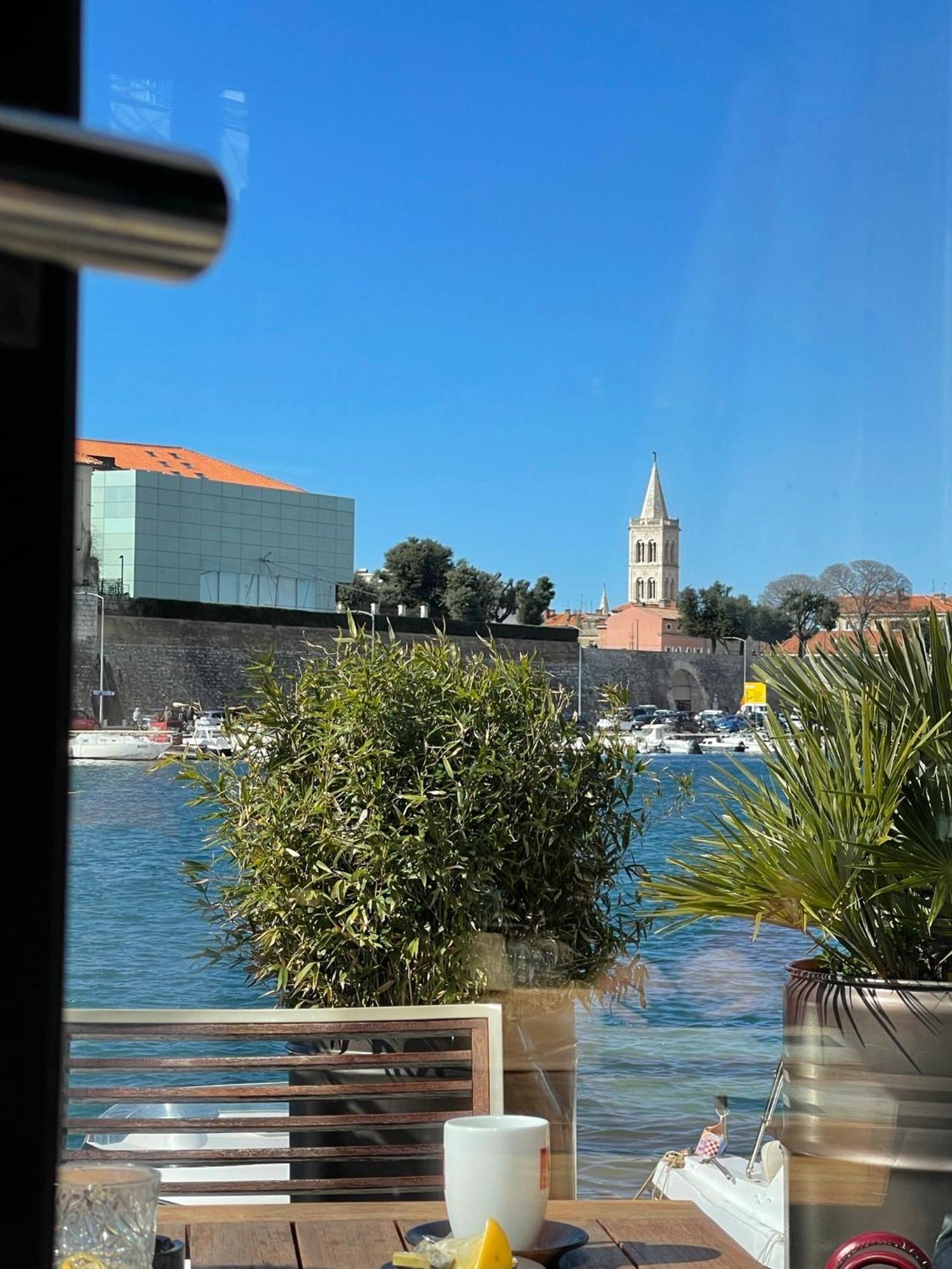 Appartamento Apartman Iva Zara Esterno foto